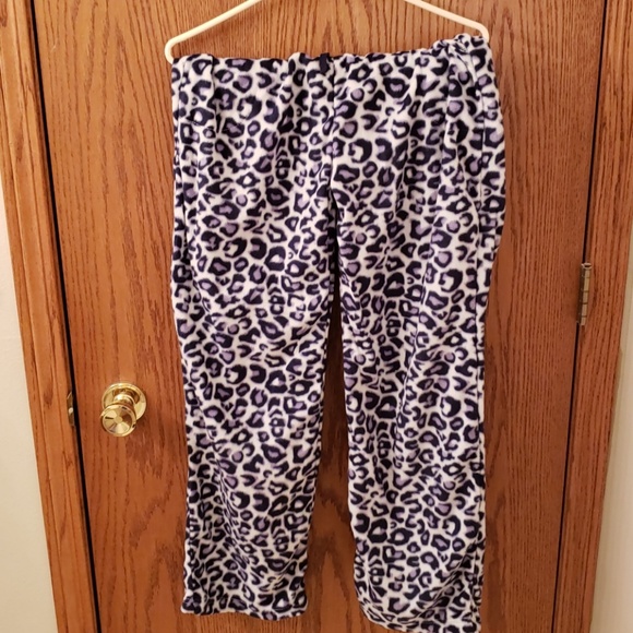 Ladies 2-Piece Fleece Pajama Set - Picture 3 of 6